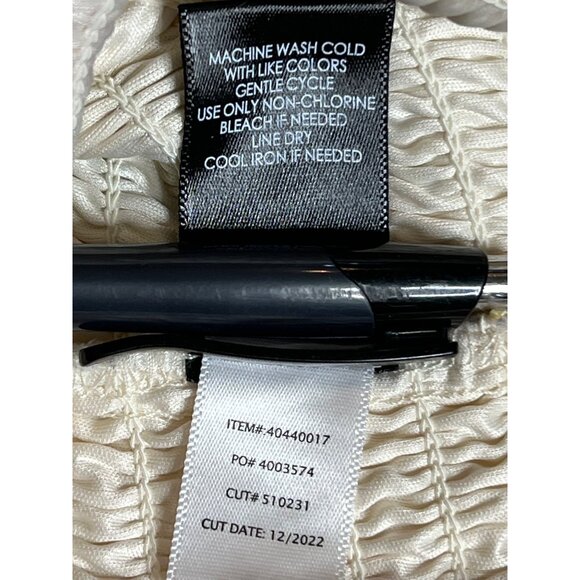 Torrid Women's Warm Sunset Floral Smocked Flutter Sleeve Crop Top Size 3 - Picture 13 of 13